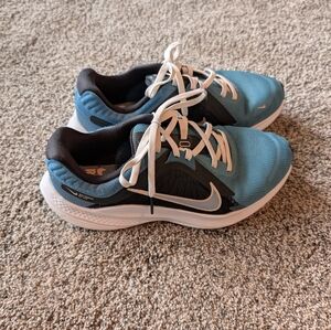 Nike Quest 5 Road Running Shoes